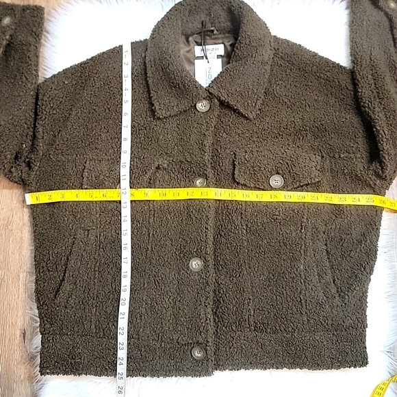 NOIZE | Miley Faux Shearling Sherpa Trucker Jacket - Picture 13 of 13